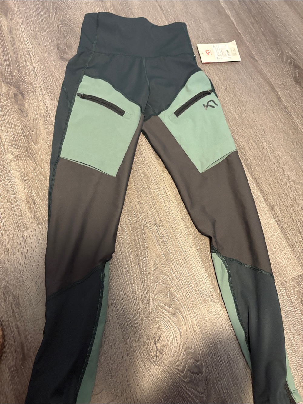 Kari Traa Green and Black Colorblock Athletic Leggings